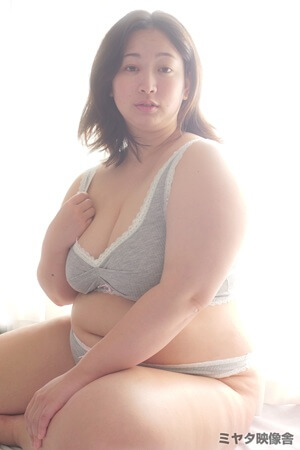 藤沢麗央グラビア２